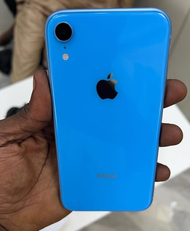 Open Box iPhone XR 128 GB